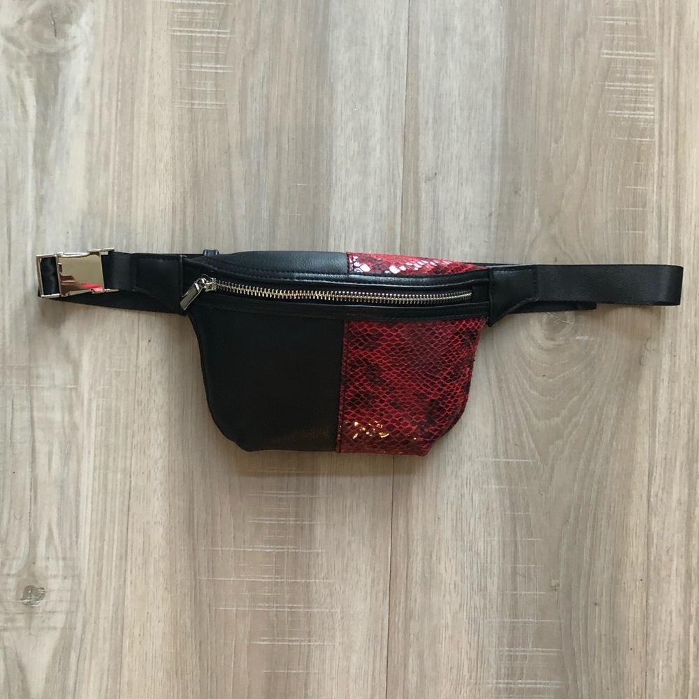 NWOT Wild Fable Fanny Pack